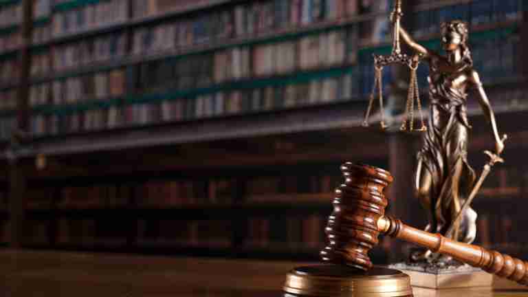 Russia: il 14° pacchetto di sanzioni UE - nuove restrizioni per il settore dei trasporti marittimi