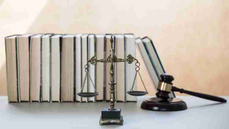 Revisione dei modelli contrattuali BIMCO per la gestione degli equipaggi